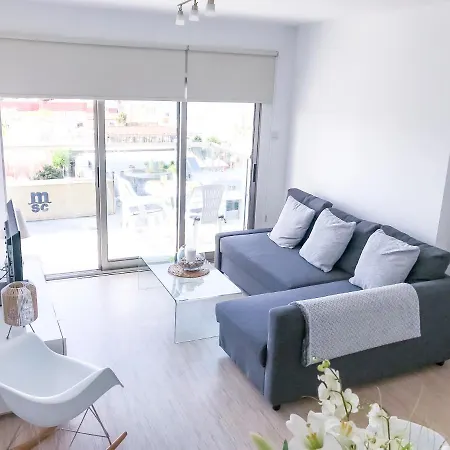 Seaview Apartment *